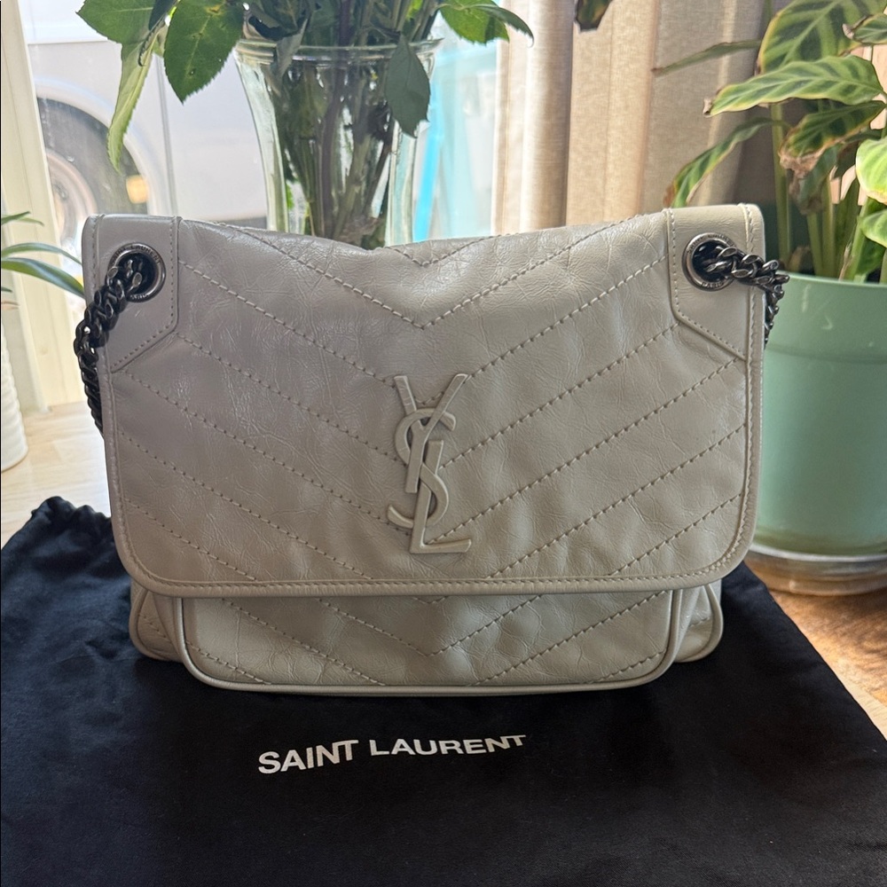 Saint Laurent White crinkled Niki Medium flap Crossbody/shoulderBag